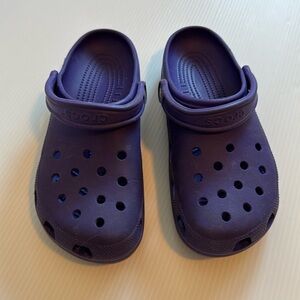 Crocs Unisex Purple Clogs.  Men’s 9, Women’s 11